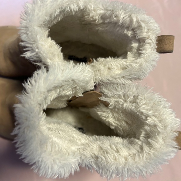 Boots - Picture 3 of 4